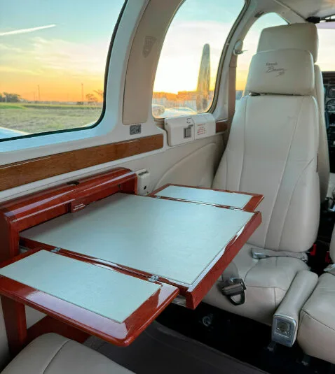 Avião Beechcraft Baron B58 – Ano 1998 – 2.350 H.T.