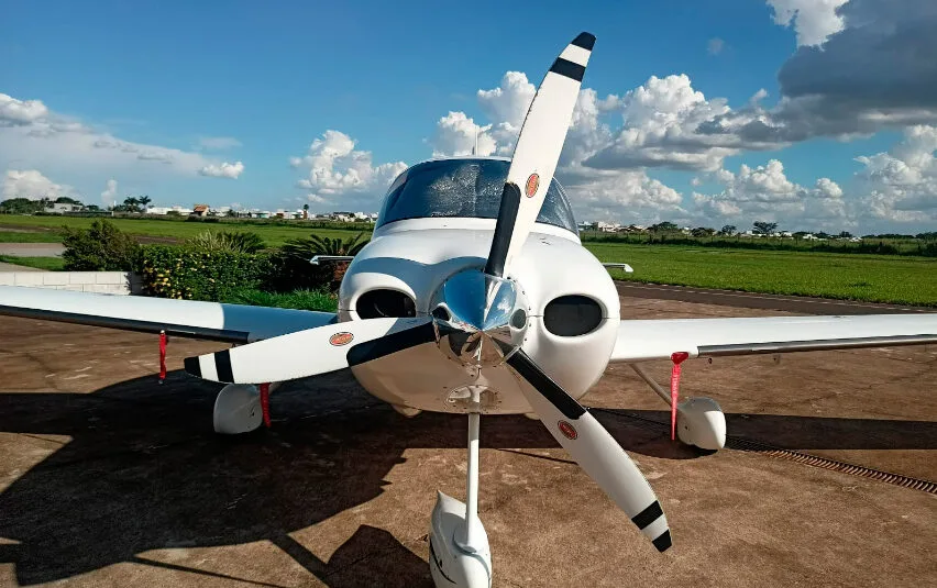 Cirrus SR22 GTS – Year 2005 – 2,801 H.T., photo 11