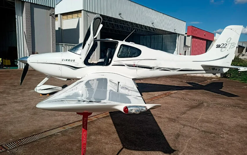 Cirrus SR22 GTS – Year 2005 – 2,801 H.T., photo 2