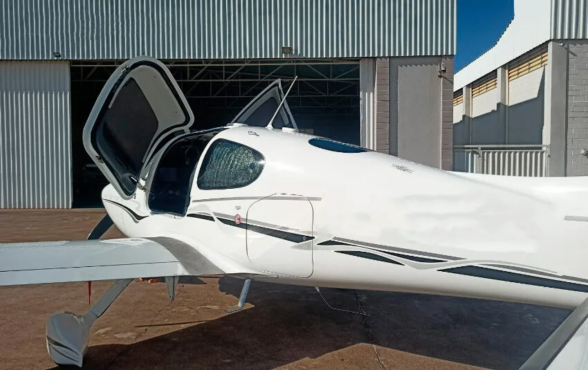 Cirrus SR22 GTS – Year 2005 – 2,801 H.T., photo 3