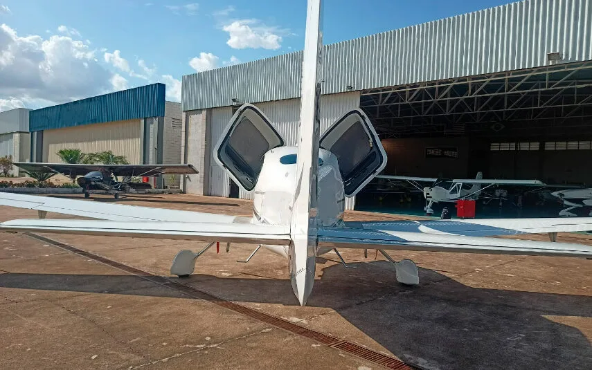 Cirrus SR22 GTS – Year 2005 – 2,801 H.T., photo 7