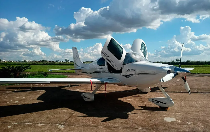 Cirrus SR22 GTS – Year 2005 – 2,801 H.T., photo 8