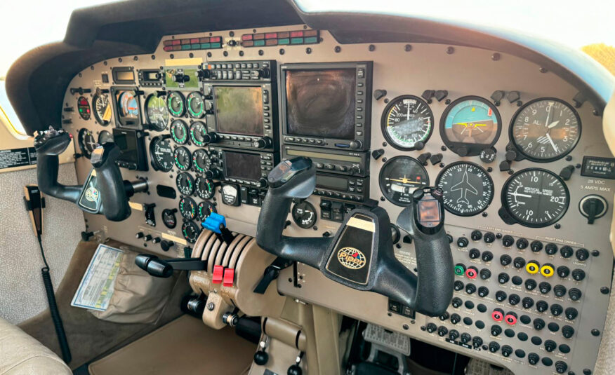 Avião Piper Seneca V PA-34-220T – Ano 2002 – 2.056 H.T.