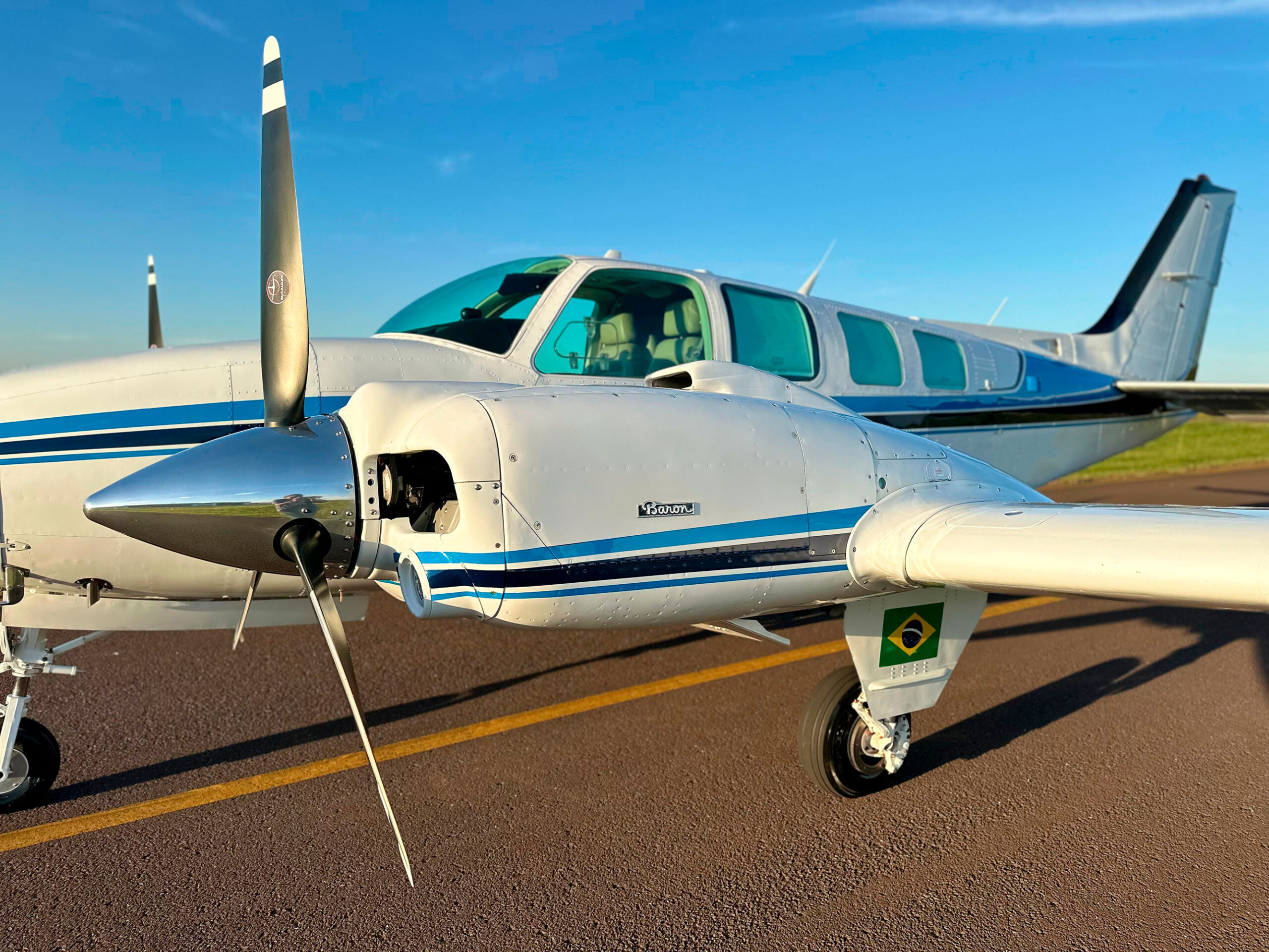 Avião Beechcraft Baron B58 – Ano 1994 – 3.200 H.T.