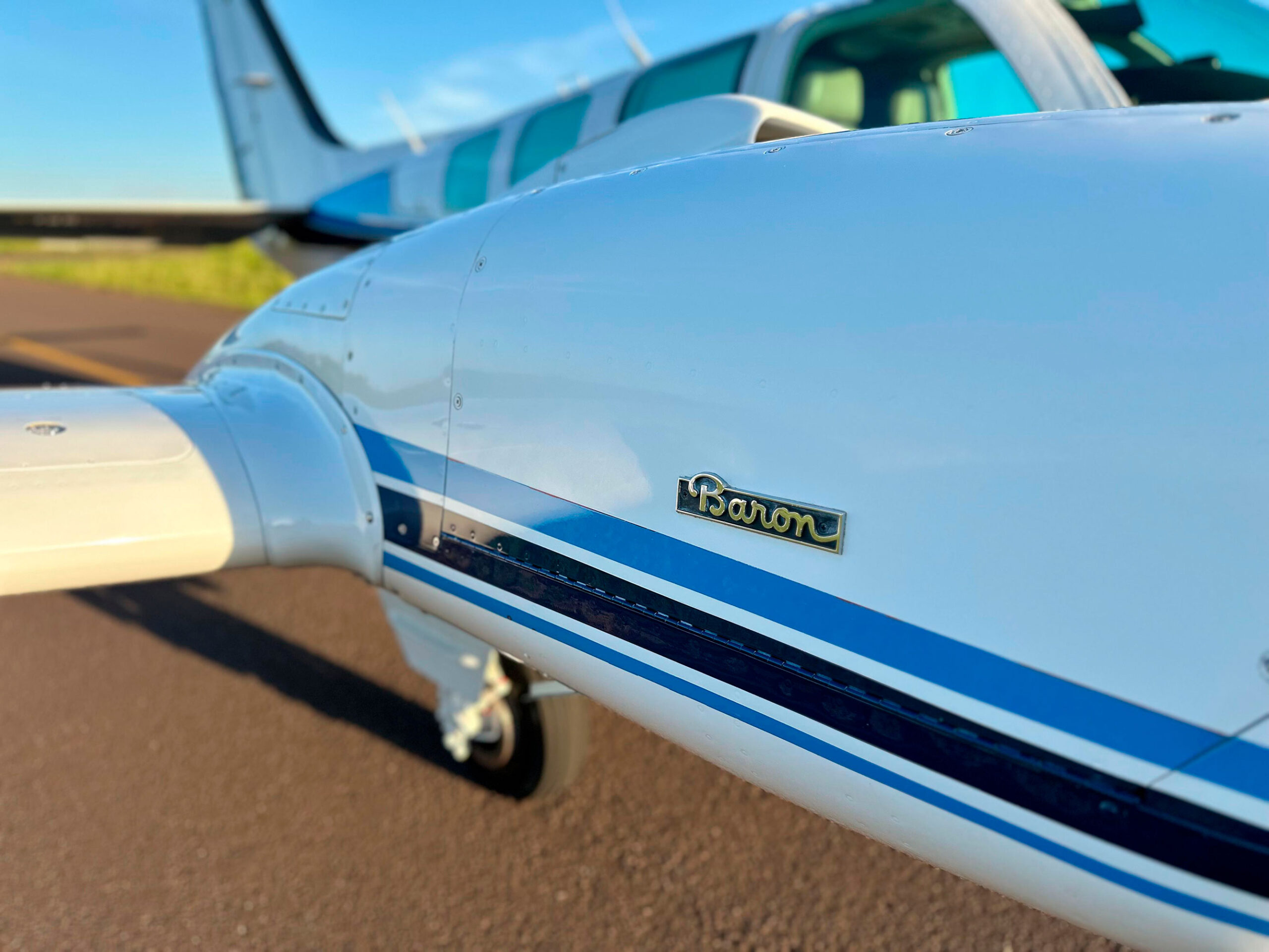 Avião Beechcraft Baron B58 – Ano 1994 – 3.200 H.T.