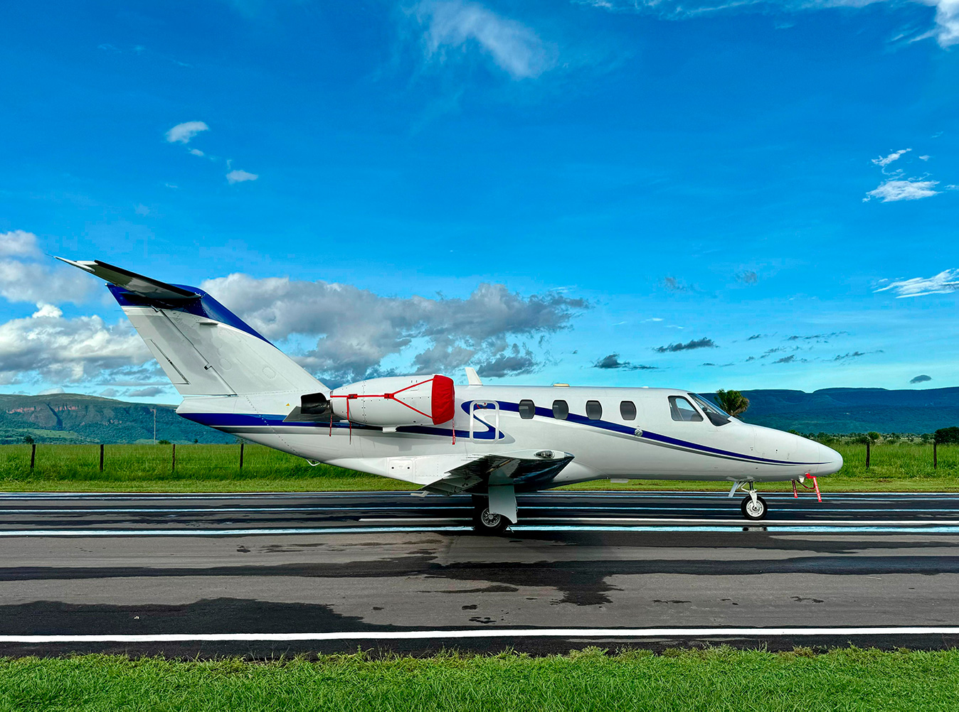 Avião Cessna Citation Jet 525 – Ano 1999 – 6.500 H.T.