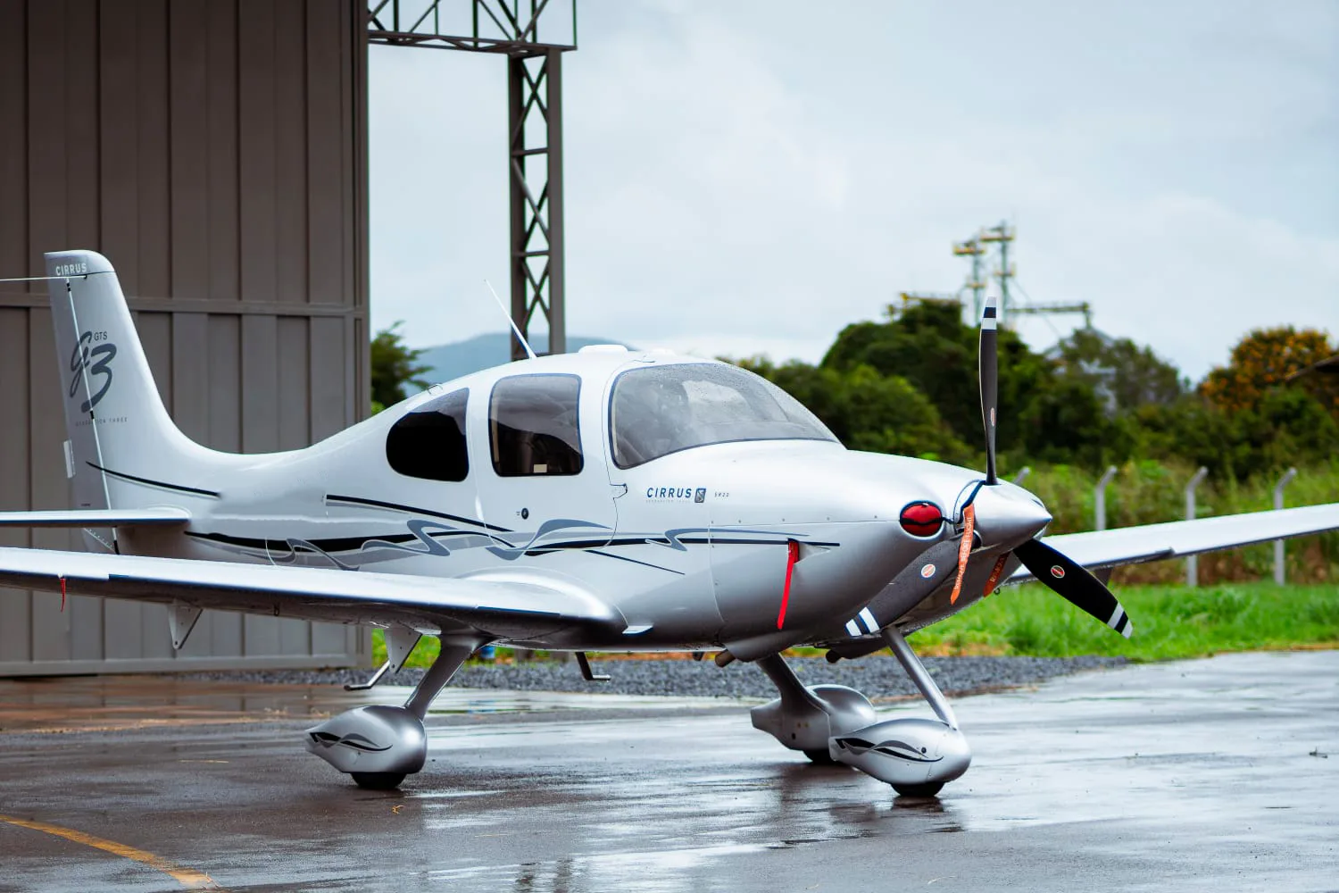 Cirrus SR22 G3 GTS – Ano 2007 – 2.300 H.T.