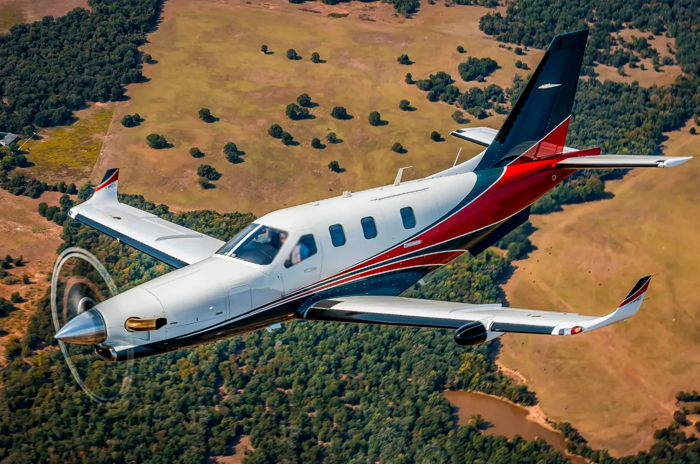 Avião Daher Socata TBM 900 – Ano 2015 – 1.925 H.T.