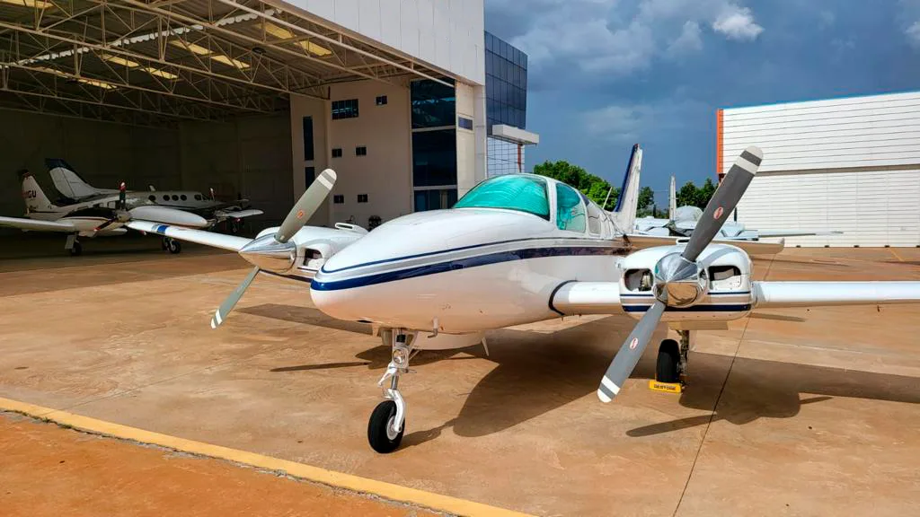 Avião Beechcraft Baron 58 – Ano 1972 – 5.083 H.T.