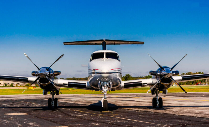 Beechcraft King Air B200 – Ano 1982 – 8.333 H.T.