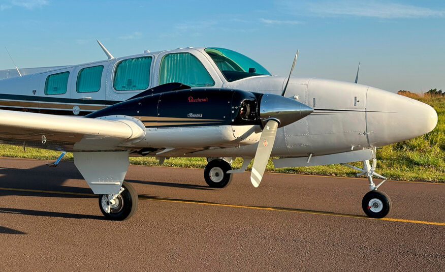 Avião Beechcraft Baron 58 – Ano 1979 – 4.700 H.T.