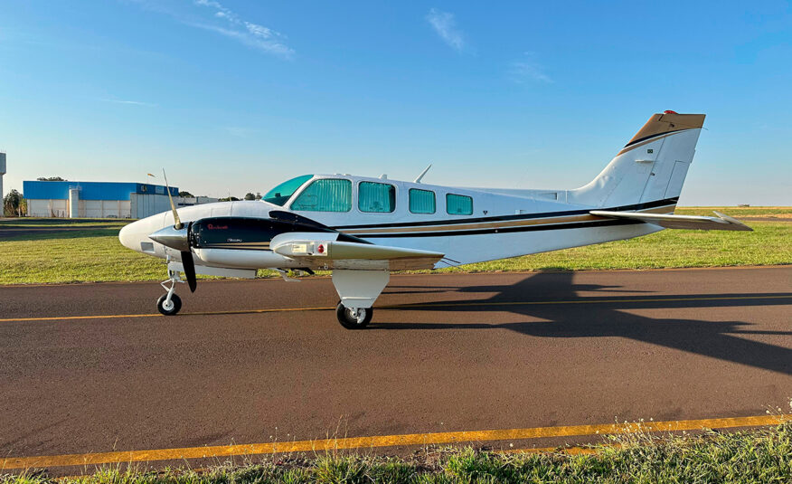 Avião Beechcraft Baron 58 – Ano 1979 – 4.700 H.T.