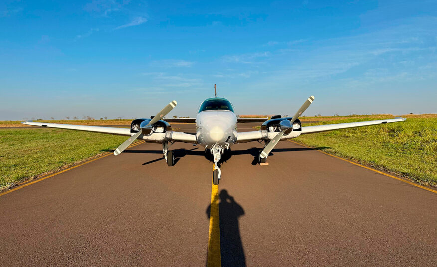 Avião Beechcraft Baron 58 – Ano 1979 – 4.700 H.T.