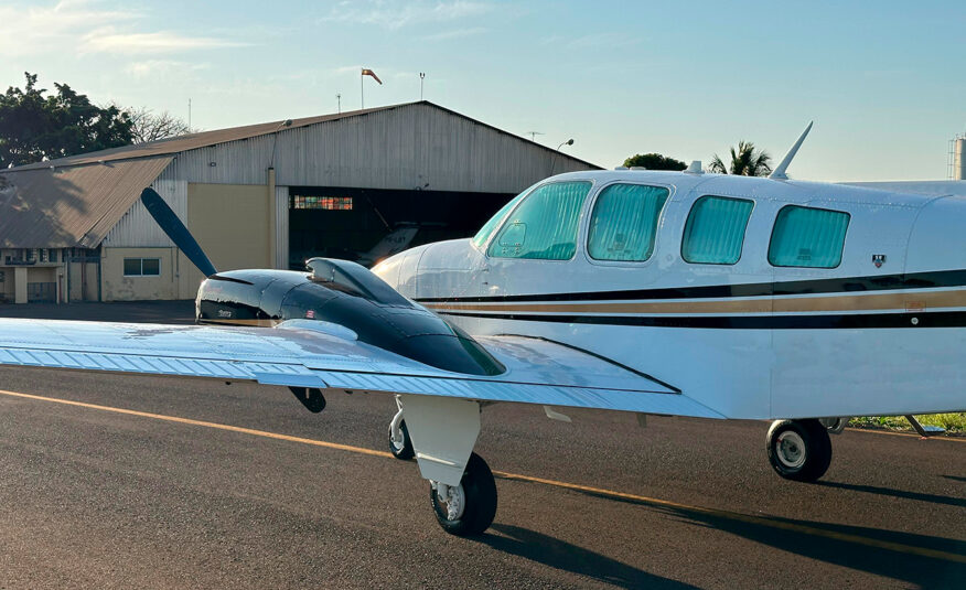 Avião Beechcraft Baron 58 – Ano 1979 – 4.700 H.T.