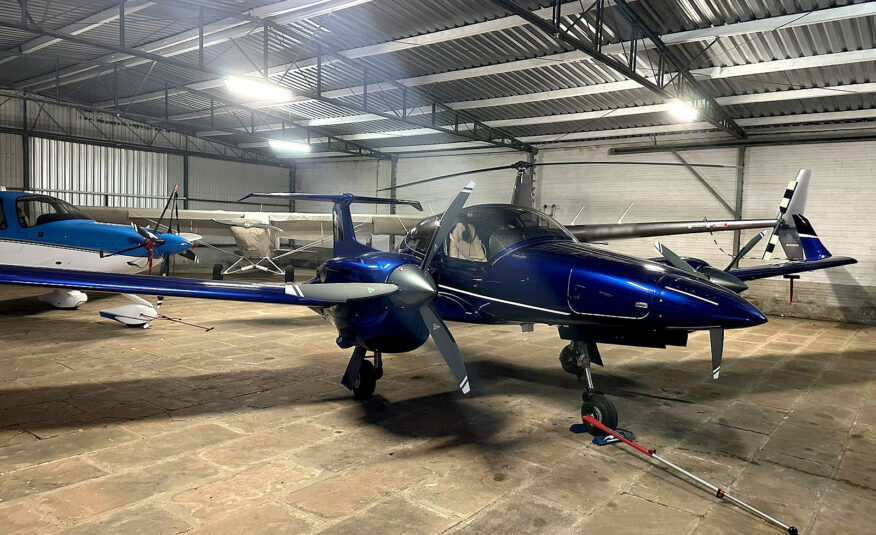 Avião Diamond DA42 à Venda