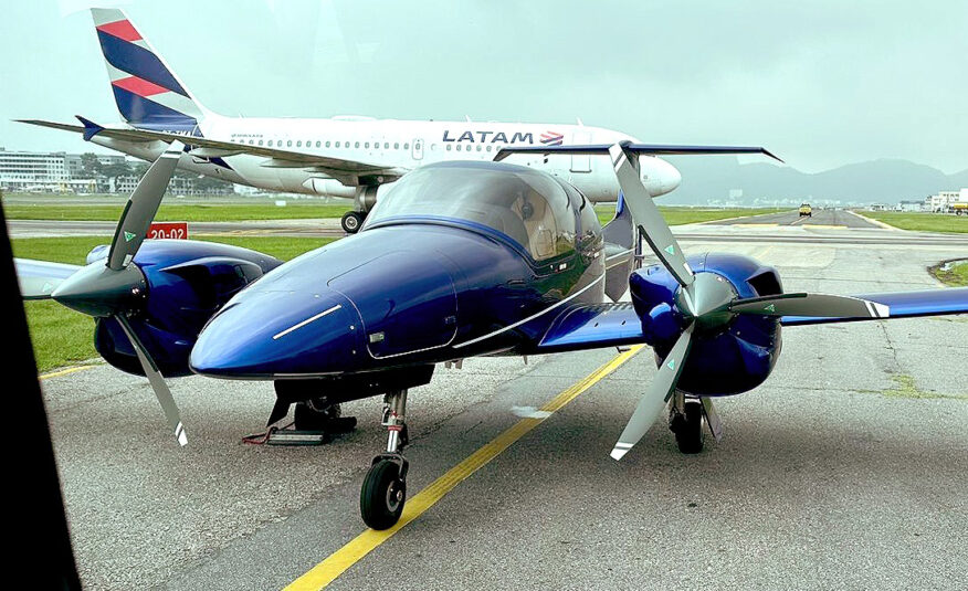 Avião Diamond DA42 à Venda