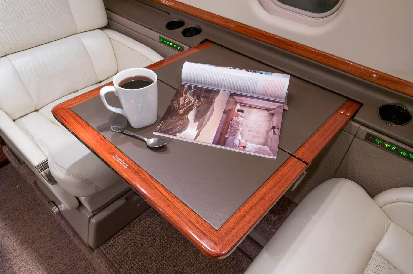 Avião Learjet 60 – Ano 1995 à Venda