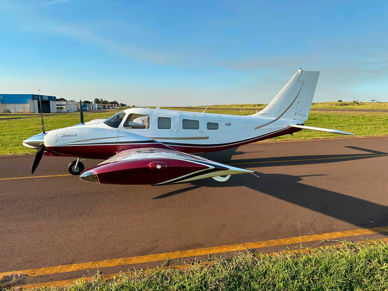 Avião Piper Seneca V PA-34-220T – Ano 2009 – 1.680 H.T.