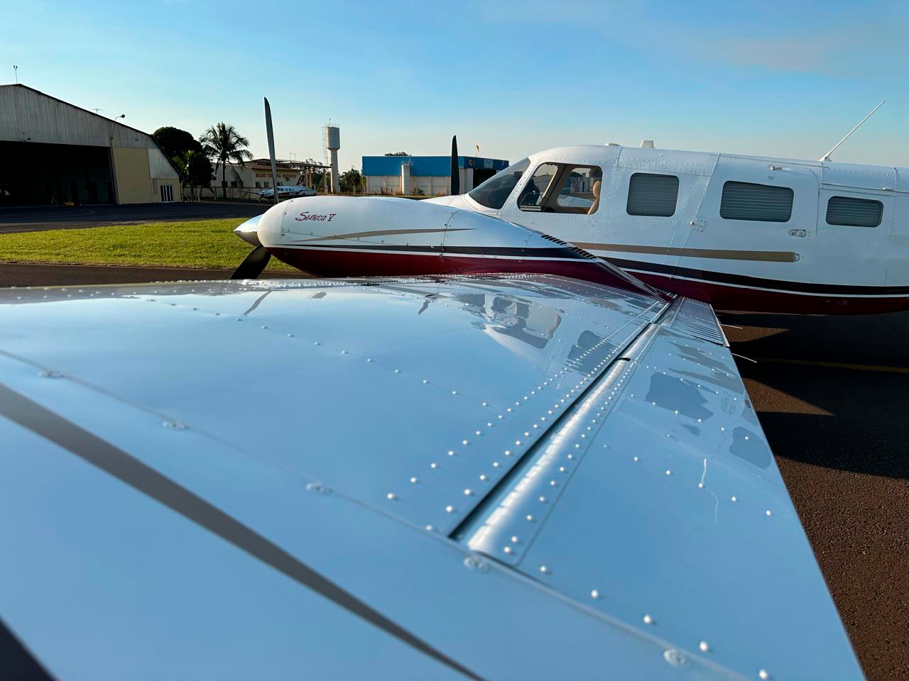 Avião Piper Seneca V PA-34-220T – Ano 2009 – 1.680 H.T.