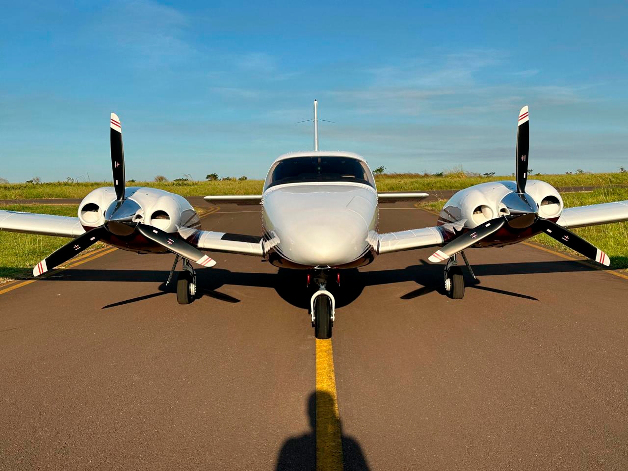 Avião Piper Seneca V PA-34-220T – Ano 2009 – 1.680 H.T.
