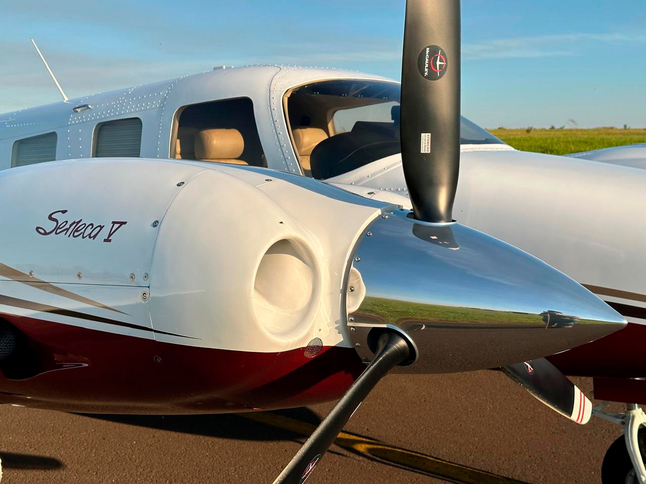 Avião Piper Seneca V PA-34-220T – Ano 2009 – 1.680 H.T.