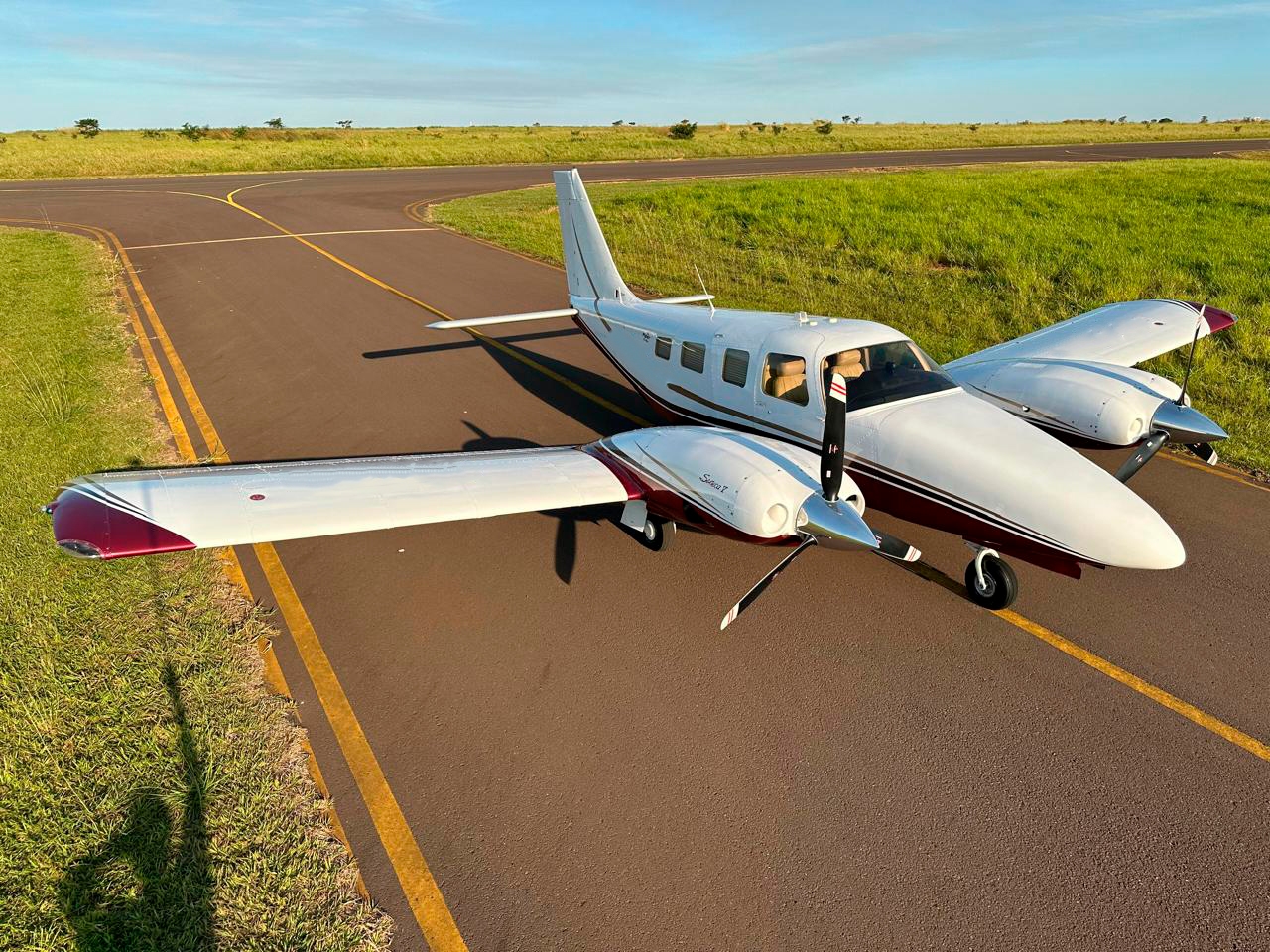 Avião Piper Seneca V PA-34-220T – Ano 2009 – 1.680 H.T.
