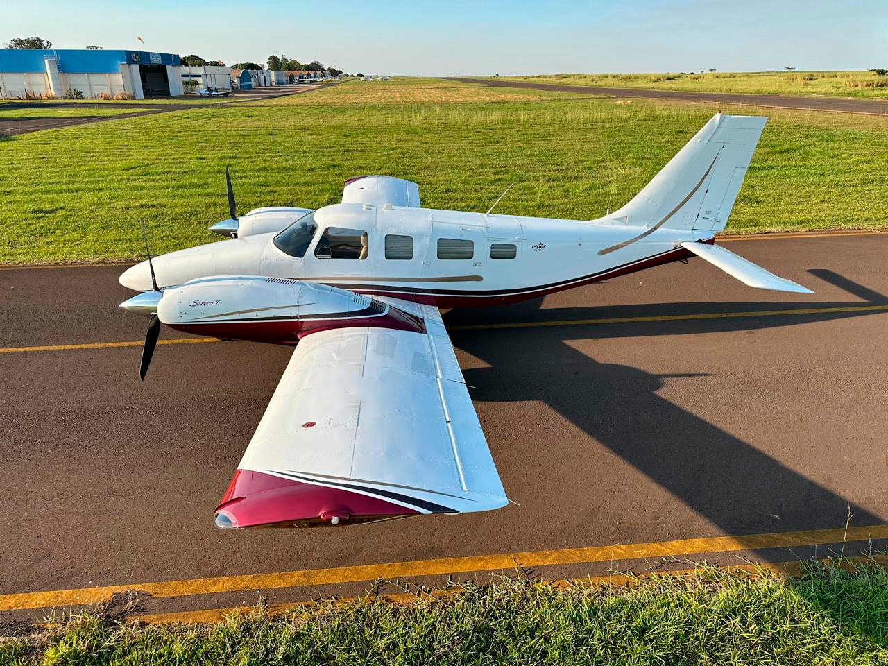Avião Piper Seneca V PA-34-220T – Ano 2009 – 1.680 H.T.
