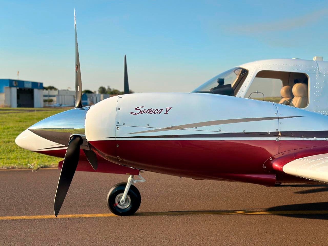 Avião Piper Seneca V PA-34-220T – Ano 2009 – 1.680 H.T.
