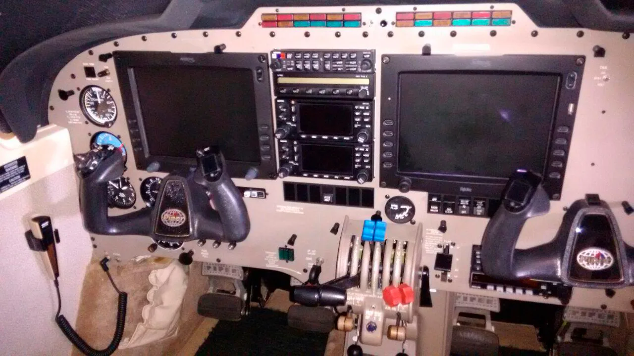 Avião Piper Seneca V PA-34-220T – Ano 2006 – 1.105 H.T.