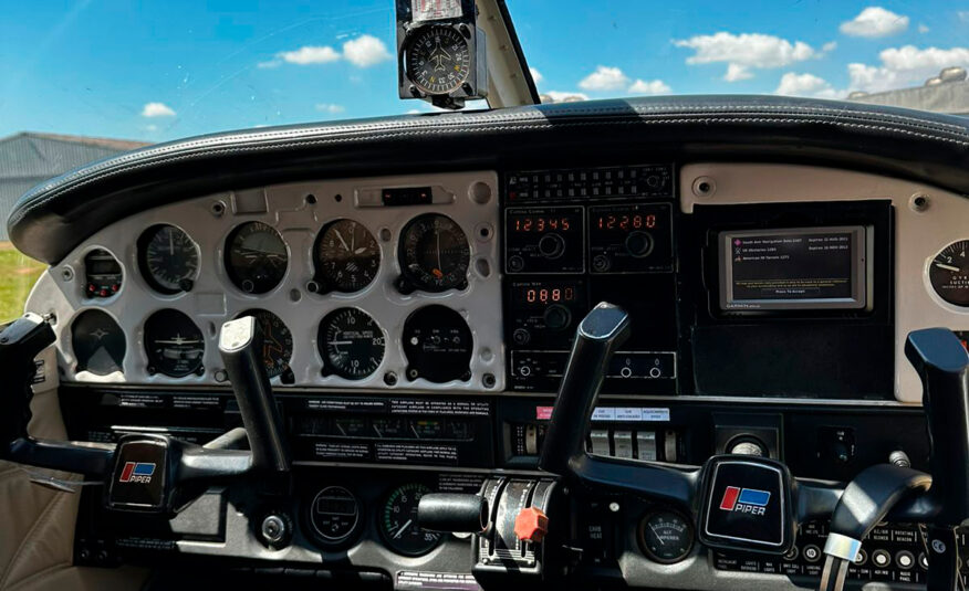 Piper Warrior II PA-28-161 – Ano 1985 – 10.552 H.T.