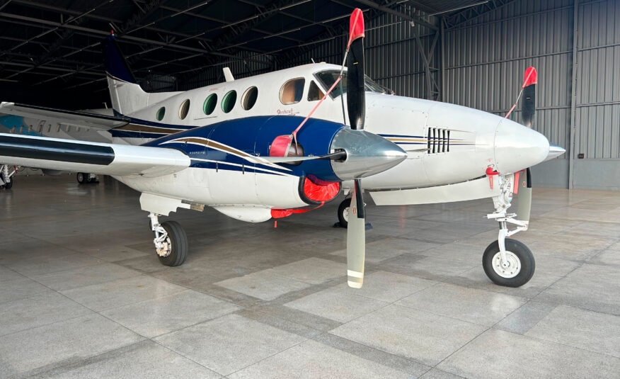 Beechcraft King Air C90 – Ano 1982 – 6.400 H.T.