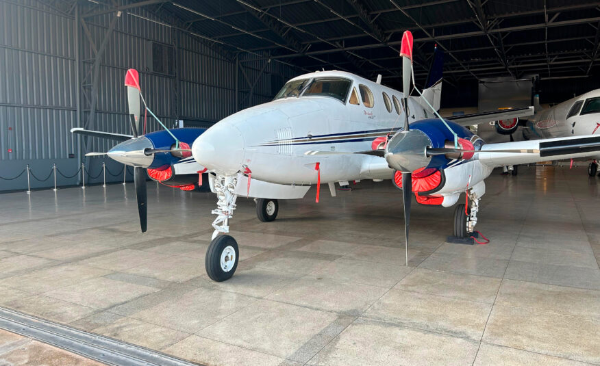 Beechcraft King Air C90 – Ano 1982 – 6.400 H.T.