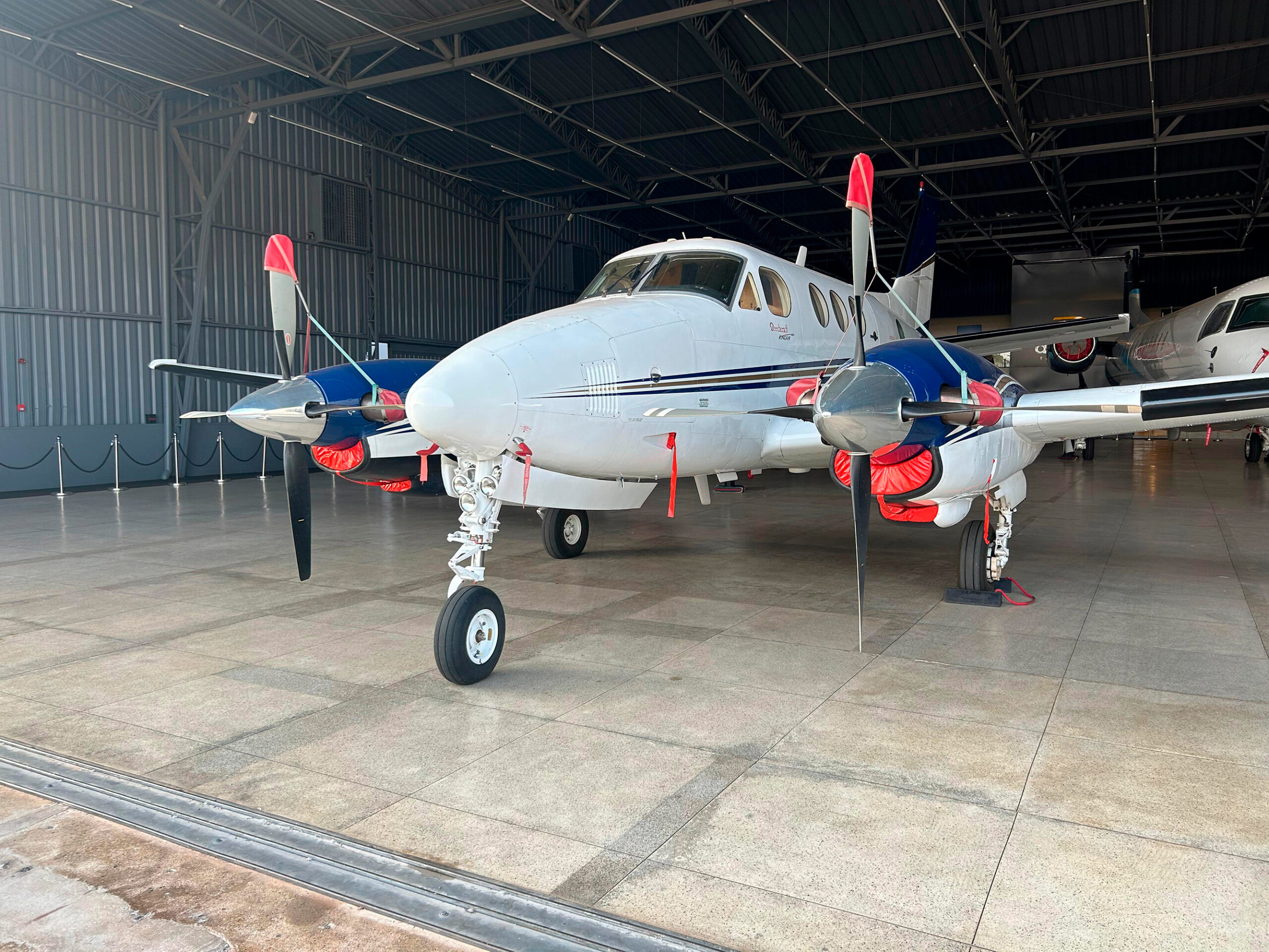 Beechcraft King Air C90 – Ano 1982 – 6.400 H.T.