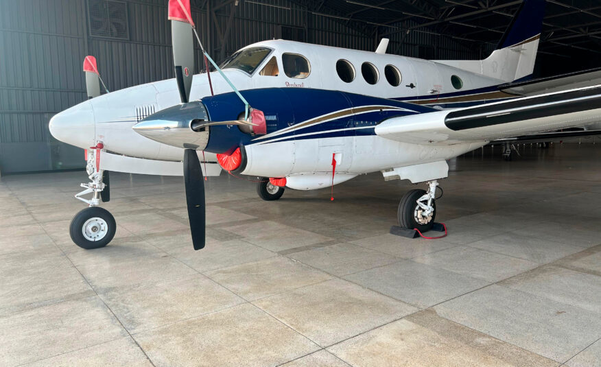 Beechcraft King Air C90 – Ano 1982 – 6.400 H.T.