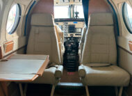 Beechcraft King Air C90 – Ano 1982 – 6.400 H.T.