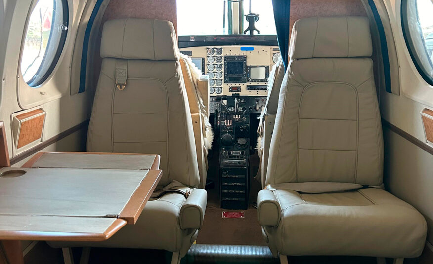 Beechcraft King Air C90 – Ano 1982 – 6.400 H.T.