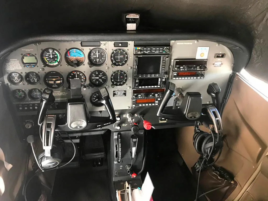 Avião Cessna 172 SP Skyhawk- Ano 2003 – 1.800 H.T.