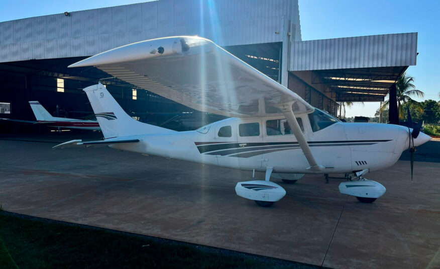 Avião Cessna 206H – Ano 1999 – 1.460 H.T.