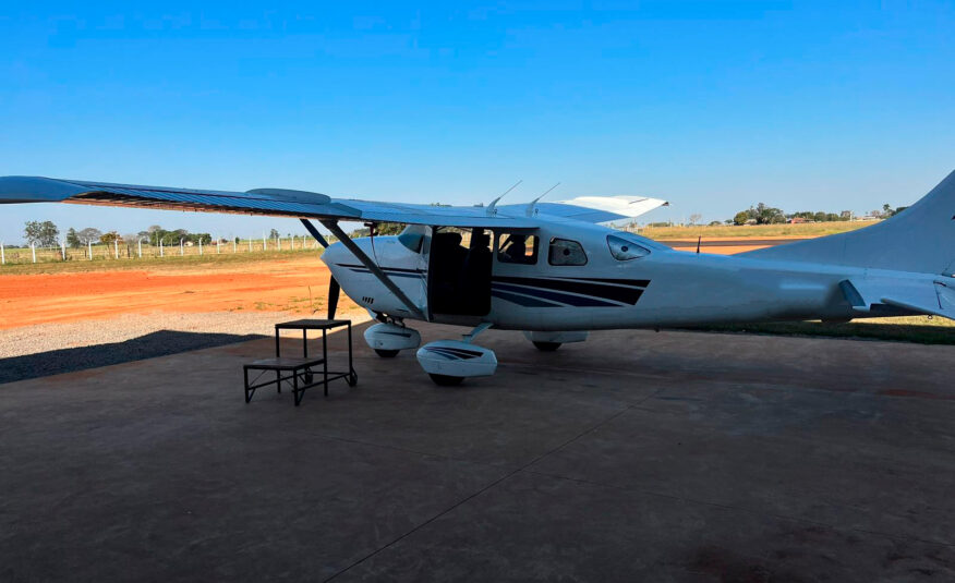 Avião Cessna 206H – Ano 1999 – 1.460 H.T.