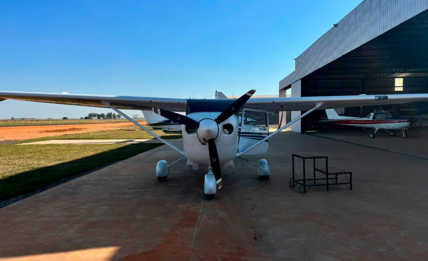 Avião Cessna 206H – Ano 1999 – 1.460 H.T.