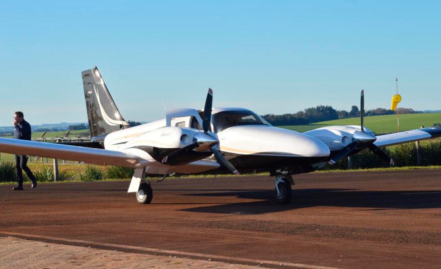 Avião Piper Seneca V PA-34-220T  – Ano 2013 – 1.180 H.T.