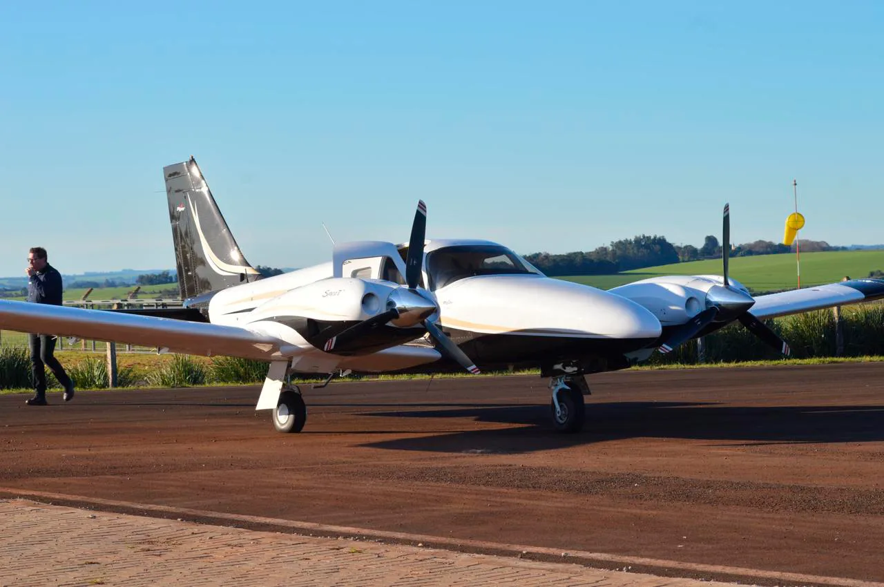 Avião Piper Seneca V PA-34-220T  – Ano 2013 – 1.180 H.T.