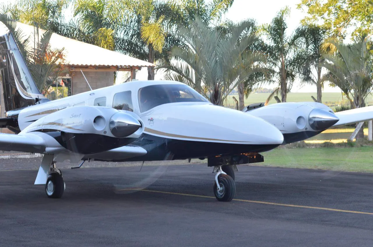 Avião Piper Seneca V PA-34-220T  – Ano 2013 – 1.180 H.T.
