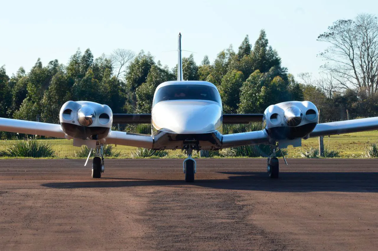 Avião Piper Seneca V PA-34-220T  – Ano 2013 – 1.180 H.T.