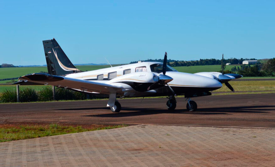 Avião Piper Seneca V PA-34-220T  – Ano 2013 – 1.180 H.T.