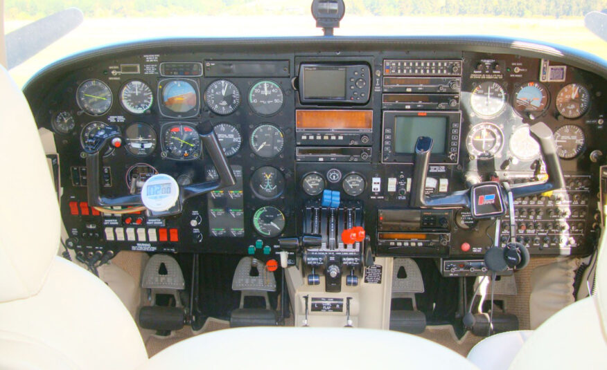 Piper Seneca III PA-34-220T – Ano 1981 – 2.694 H.T.