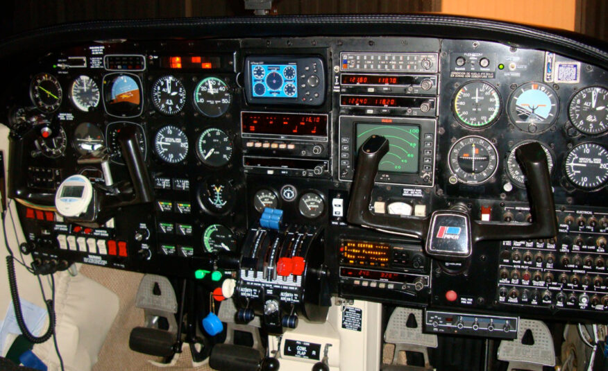 Piper Seneca III PA-34-220T – Ano 1981 – 2.694 H.T.