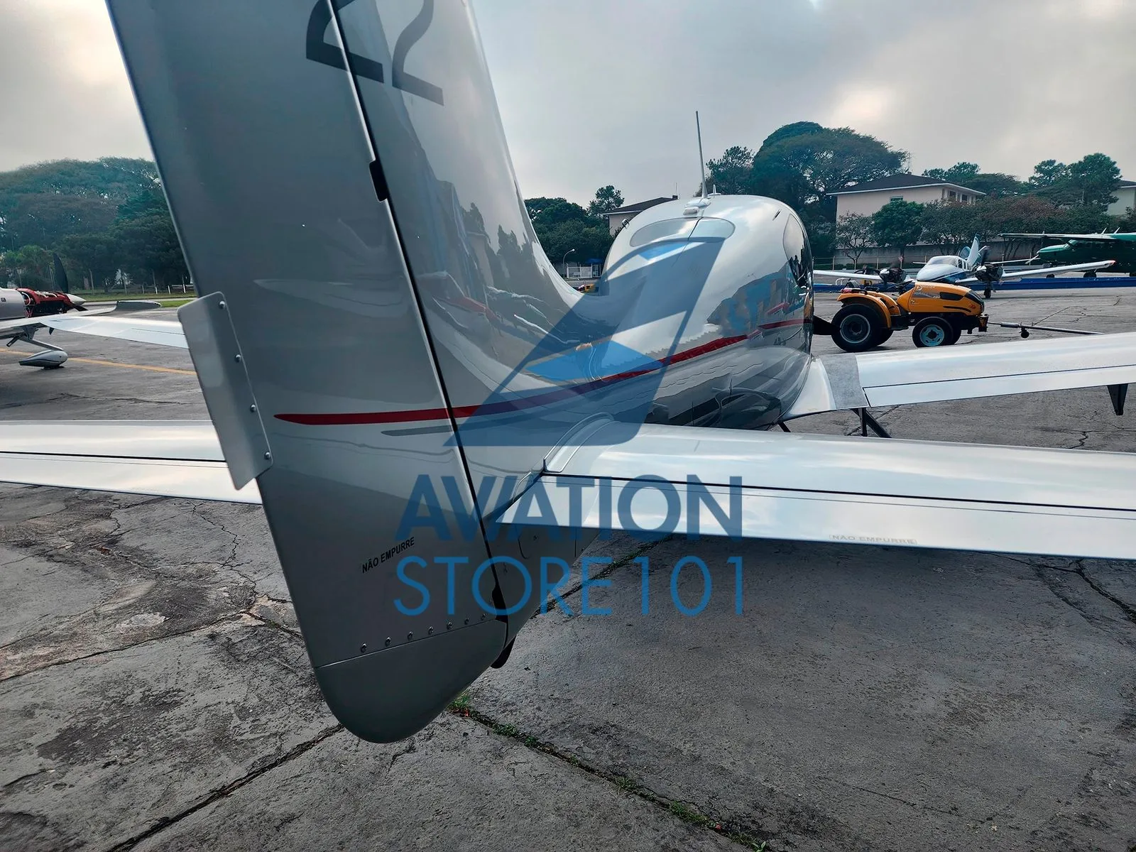 Avião Cirrus SR22 – Ano 2010 – 1.160 H.T.