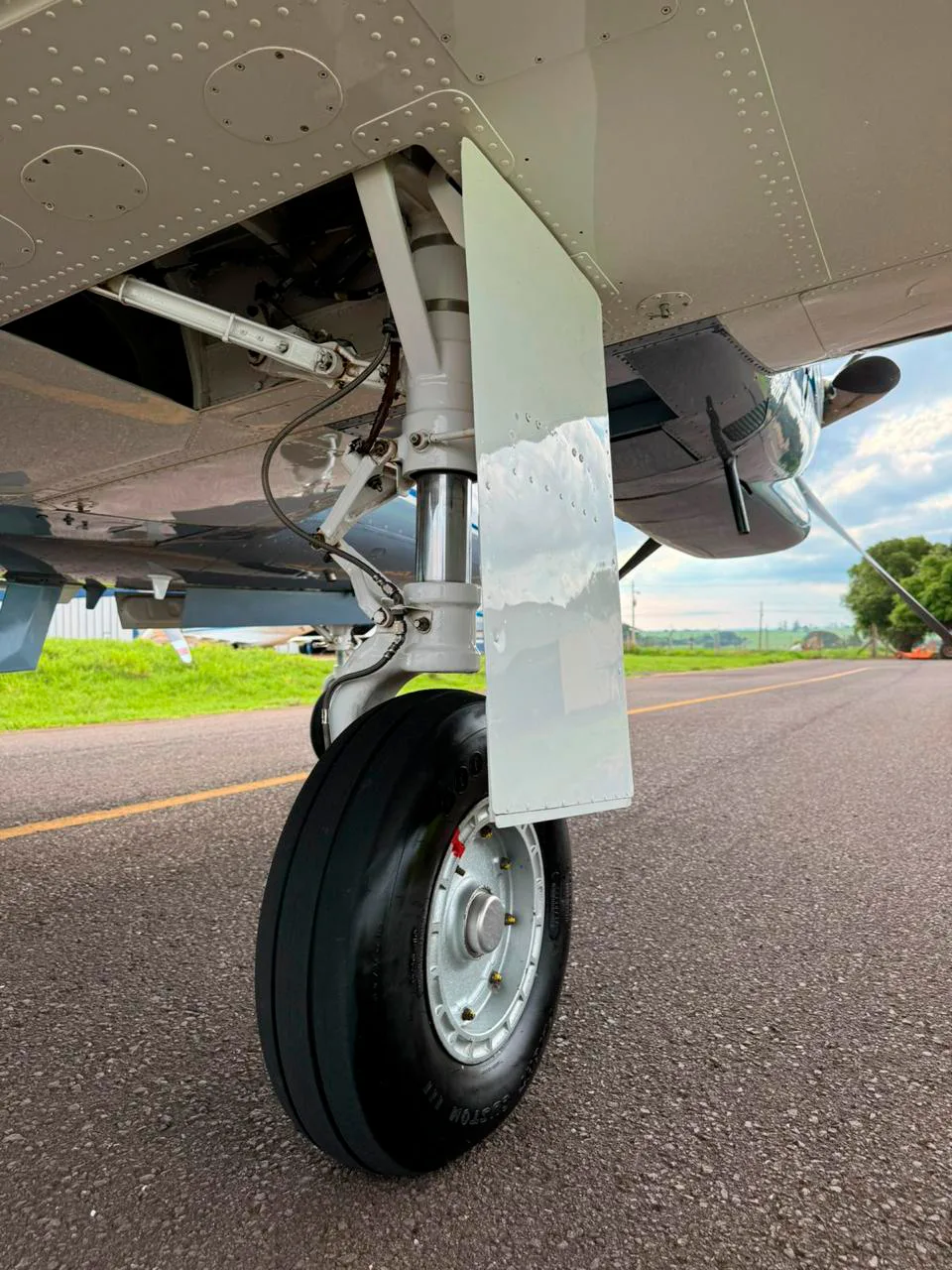 Piper Cheyenne II – Ano 1981 – 10.500 H.T.