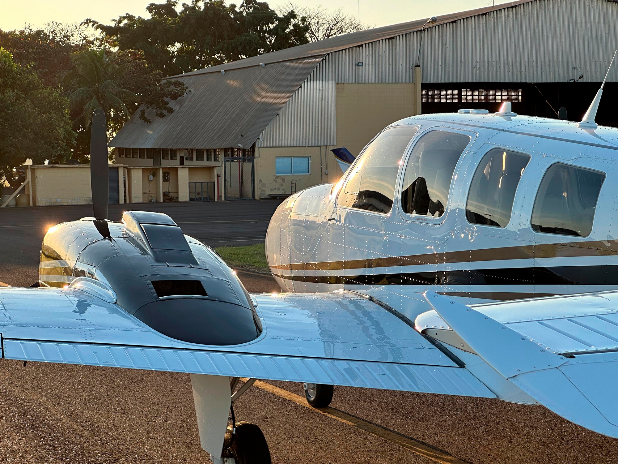 Beechcraft Baron G58 – Ano 2008 – 1.900 H.T.